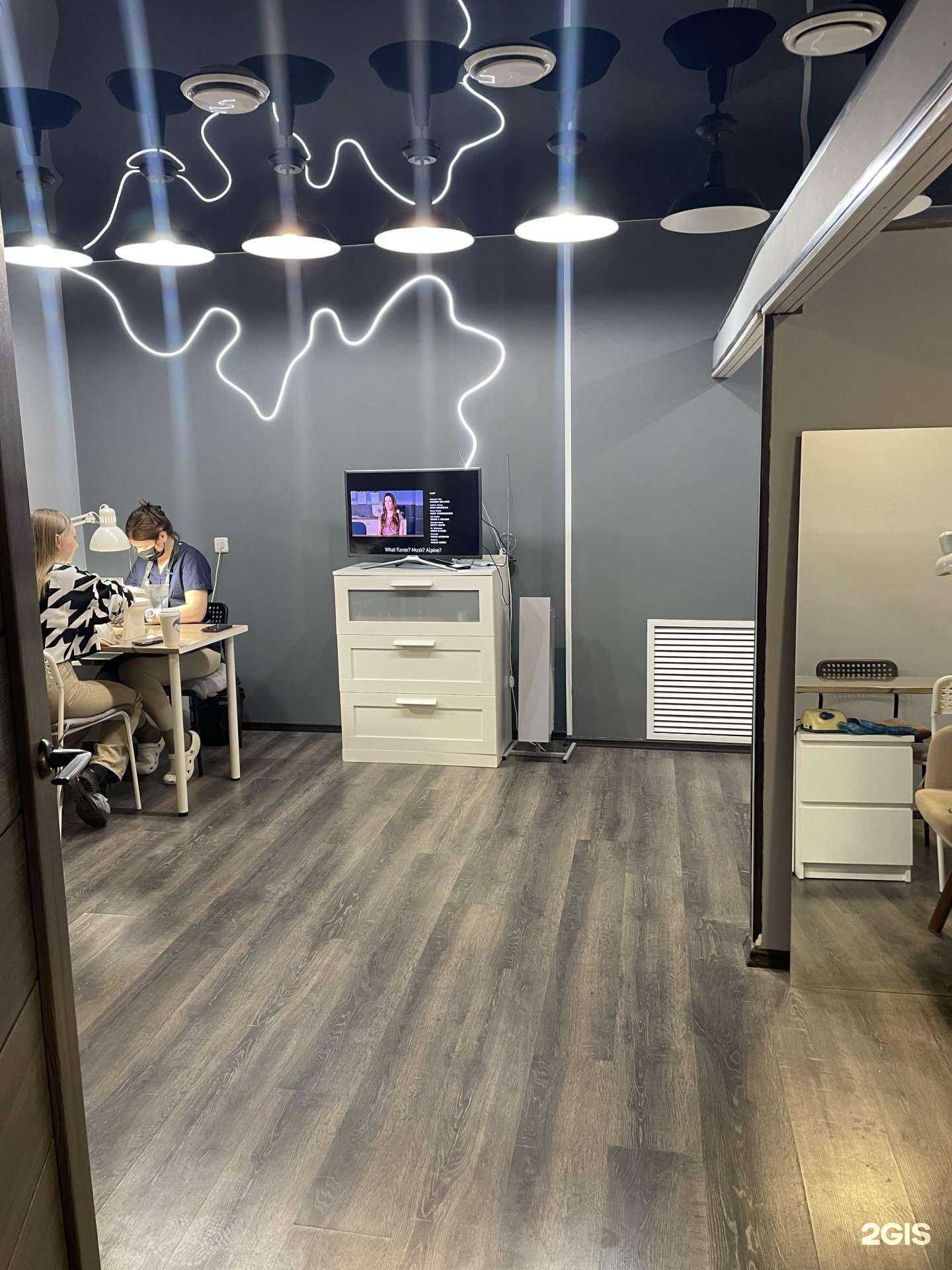 Отзывы на компанию Neon nail  в Владивостоке c фото