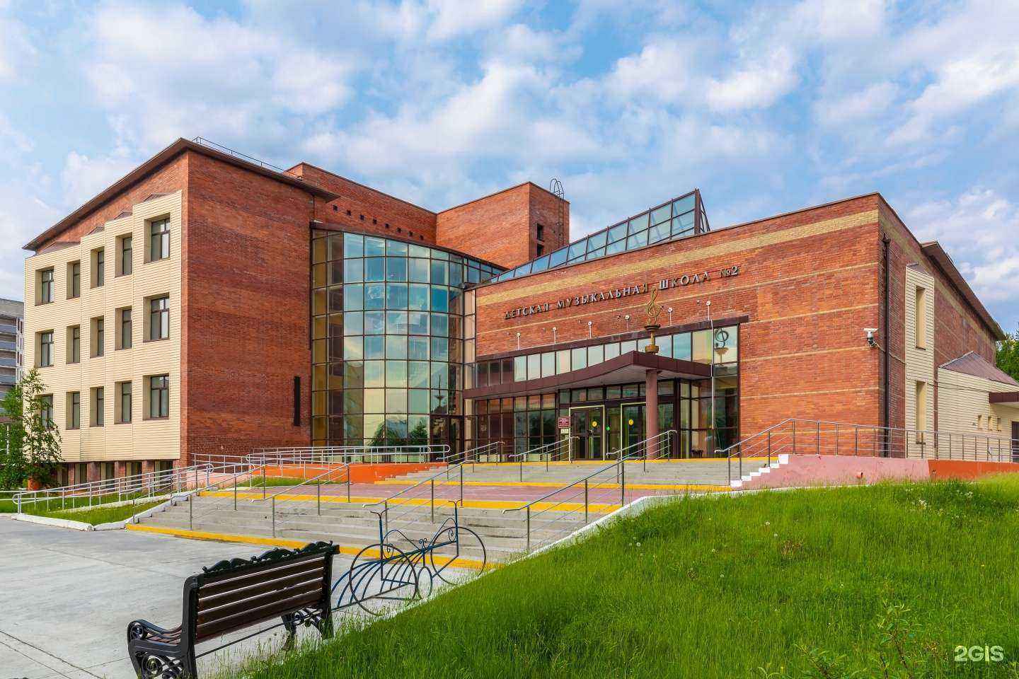 Отзывы на компанию Детская музыкальная школа №2 им. В.А. Коха в Ноябрьске c фото