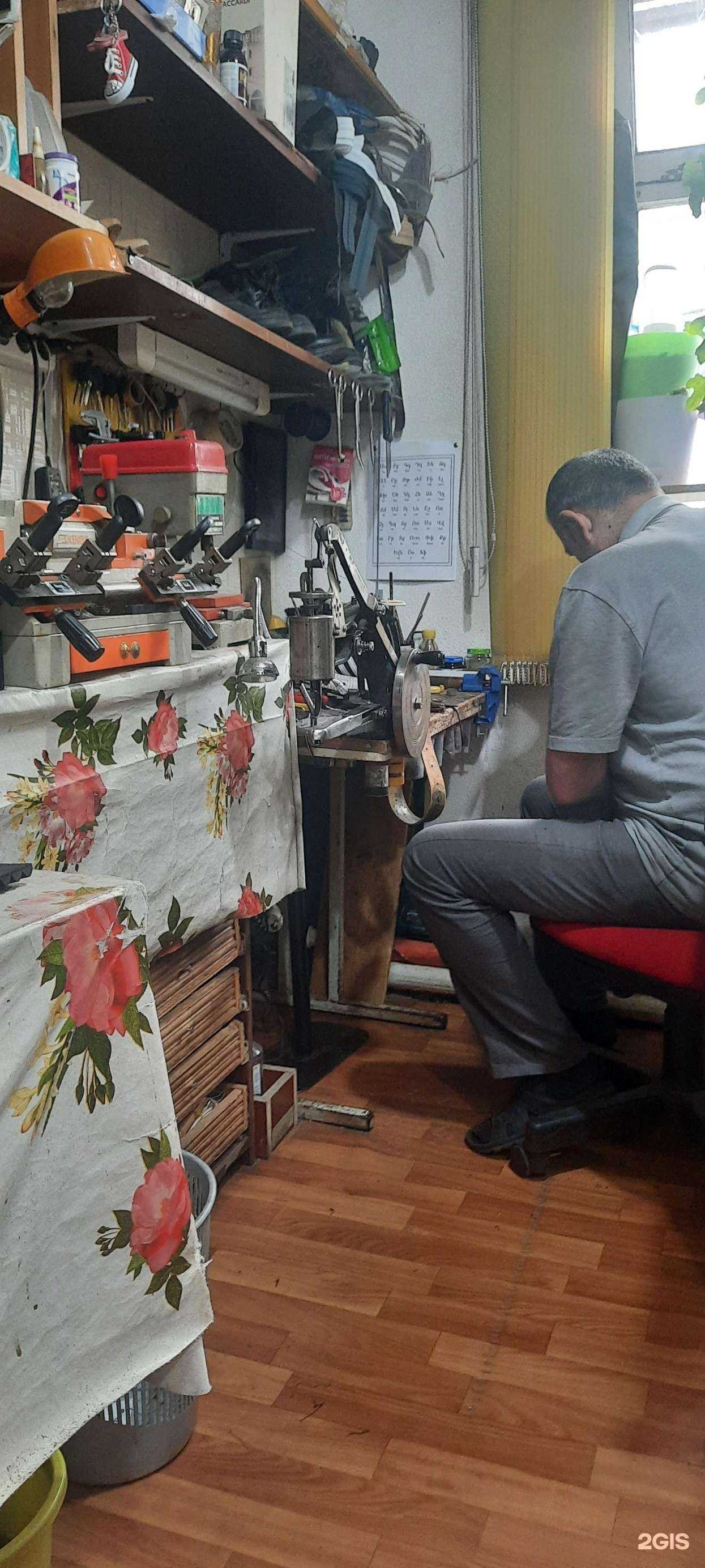 Отзывы на компанию Мастерская по ремонту одежды и обуви в Ханты-Мансийске c фото