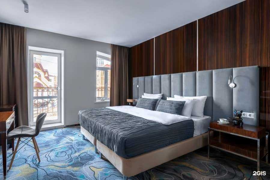 Отзывы на компанию V Hotel&Rooftop lounge в Владивостоке c фото