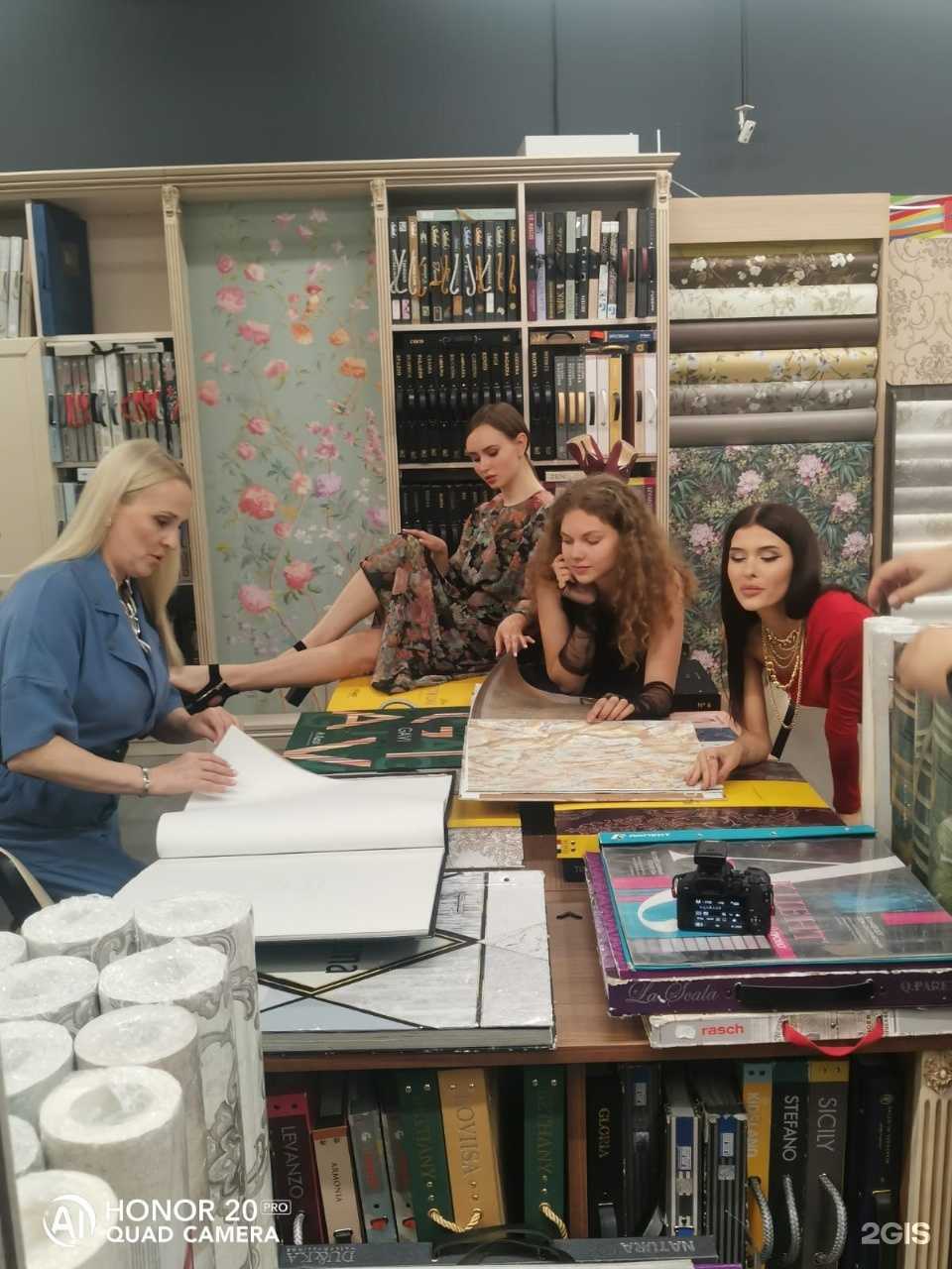 Отзывы на компанию Магазин обоев и ламината в Аксае c фото