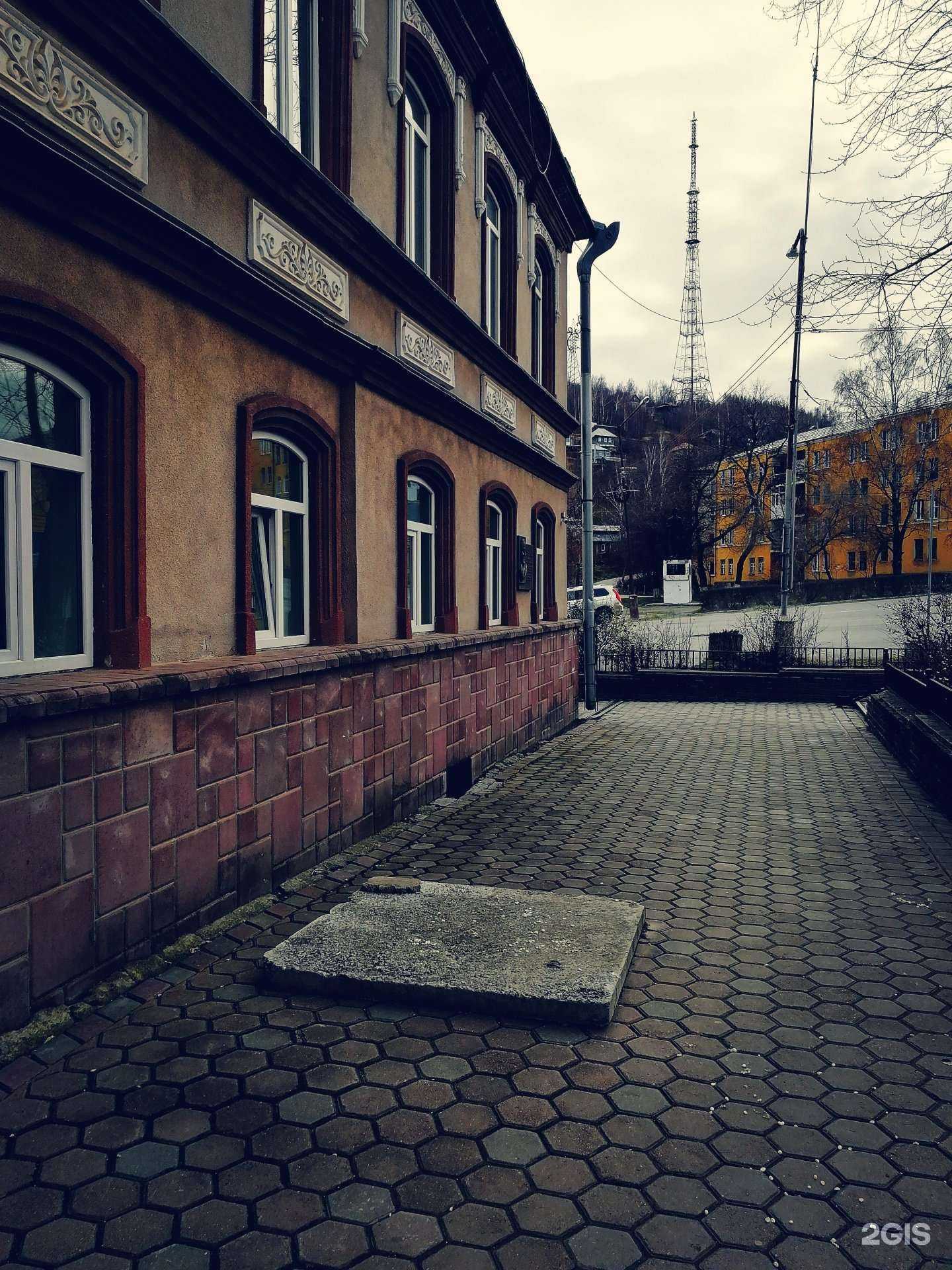 Отзывы на компанию Уральский банк реконструкции и развития в Златоусте c фото