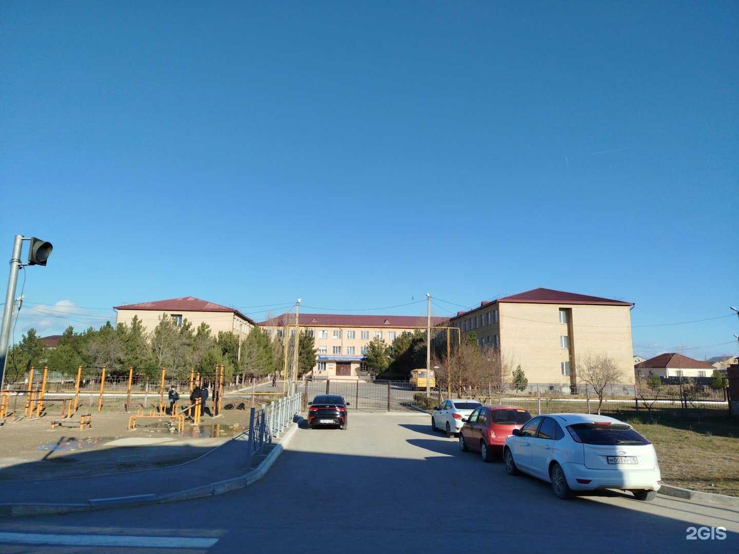 Отзывы на компанию Школа №9 им. Героев России-пограничников в Каспийске c фото