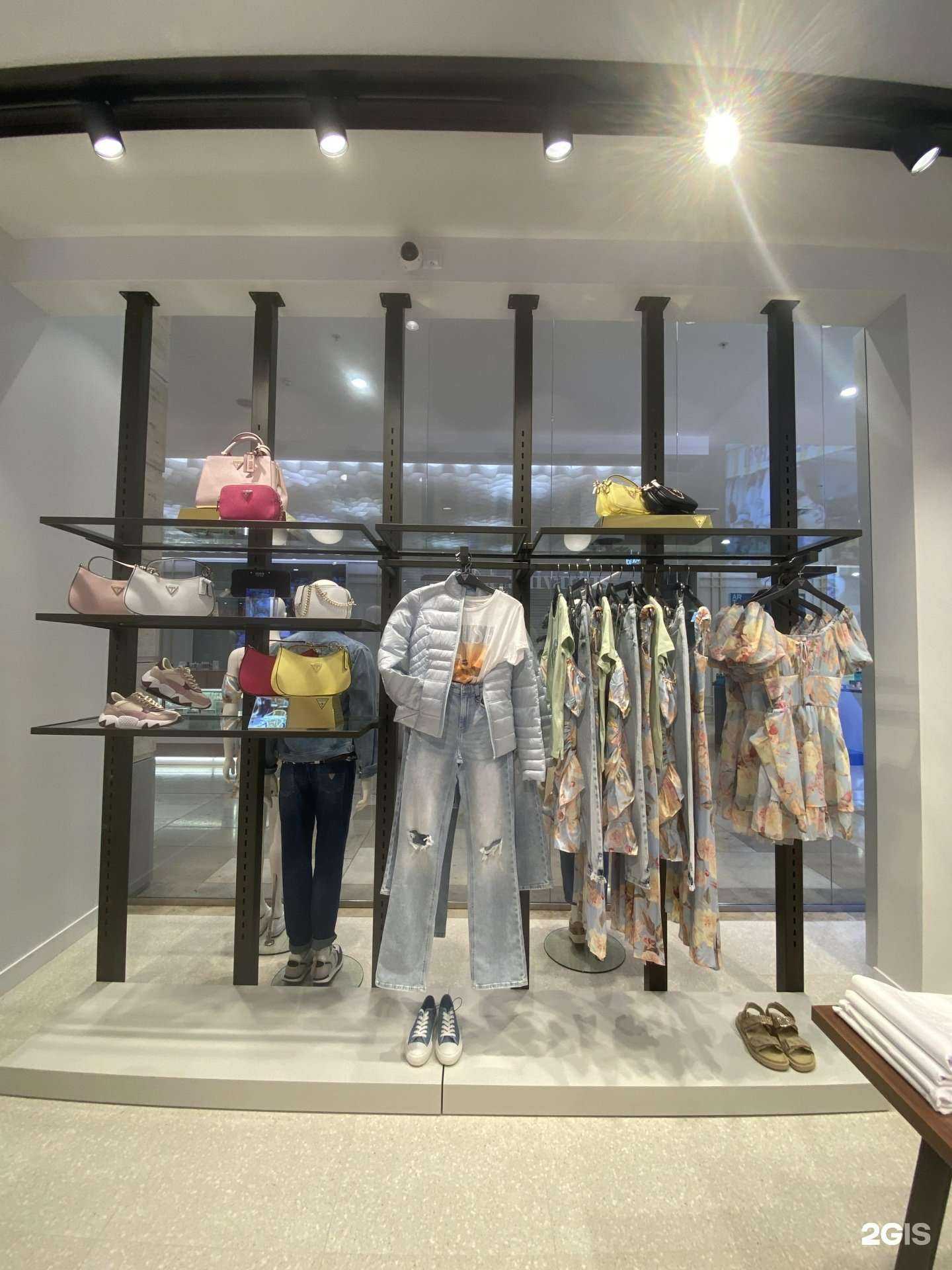 Отзывы на компанию Guess в Владивостоке c фото