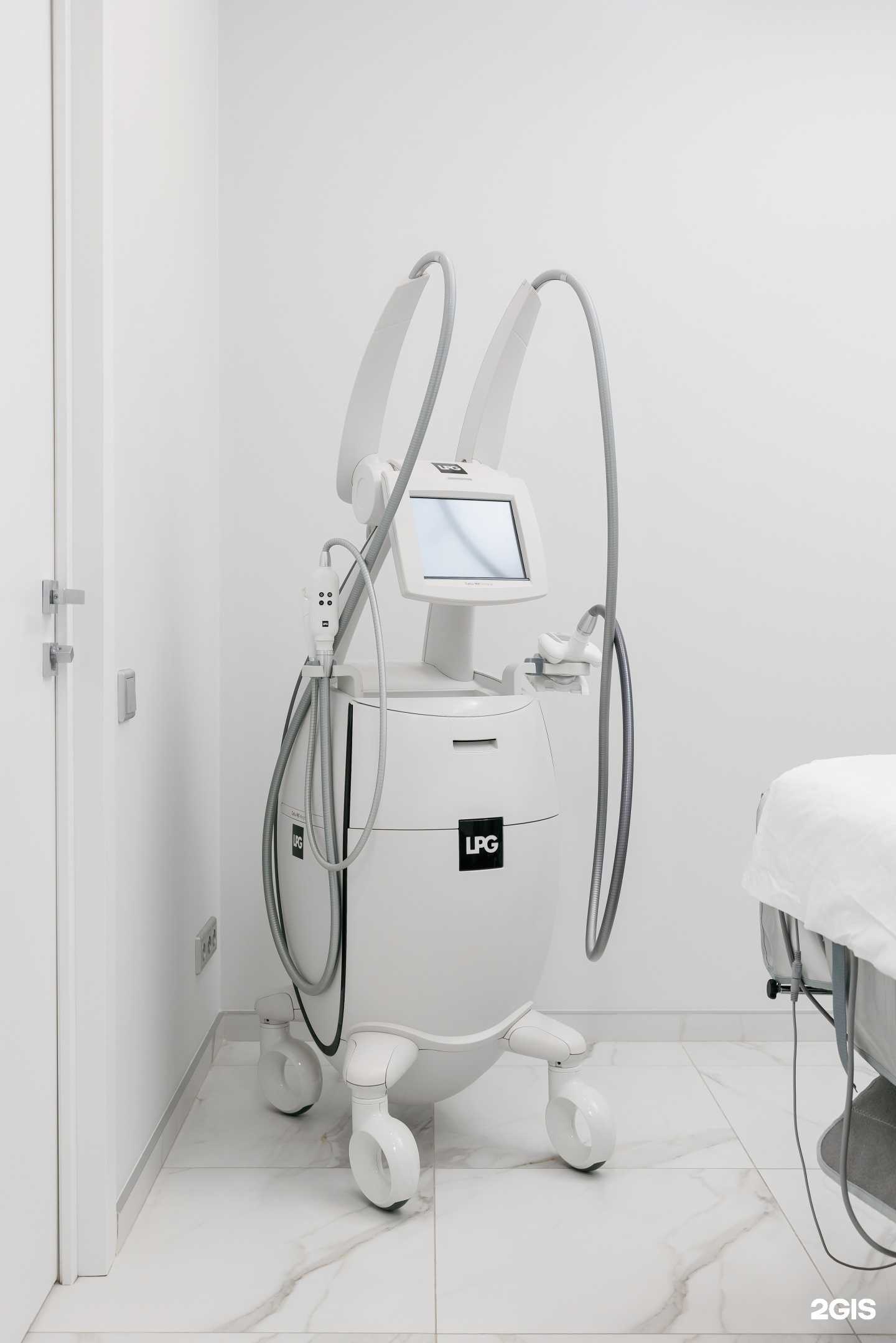 Отзывы на компанию Клиника реконструктивной косметологии в г. Екатеринбург c фото