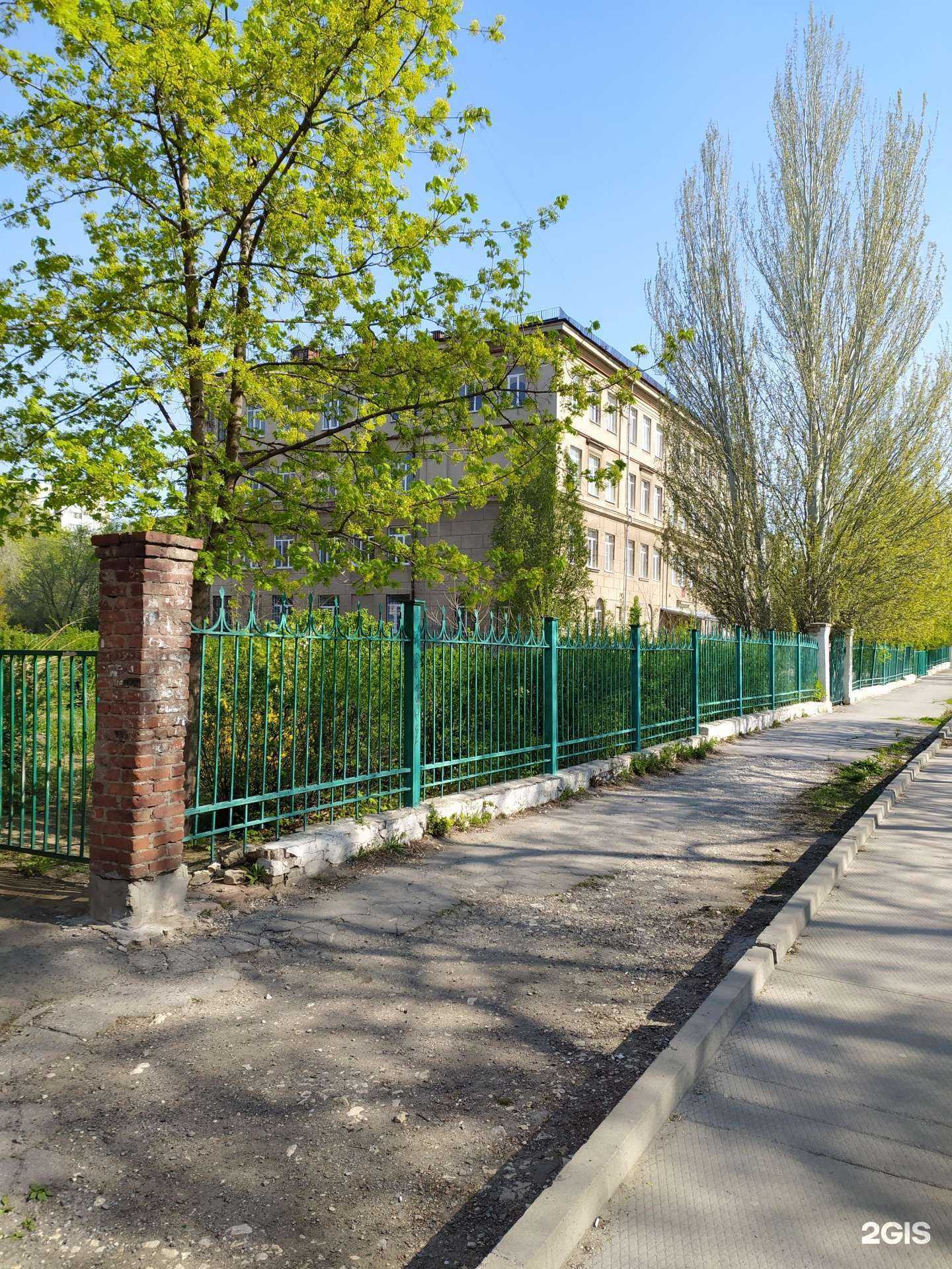 Отзывы на компанию Средняя школа №13 в Волгограде c фото