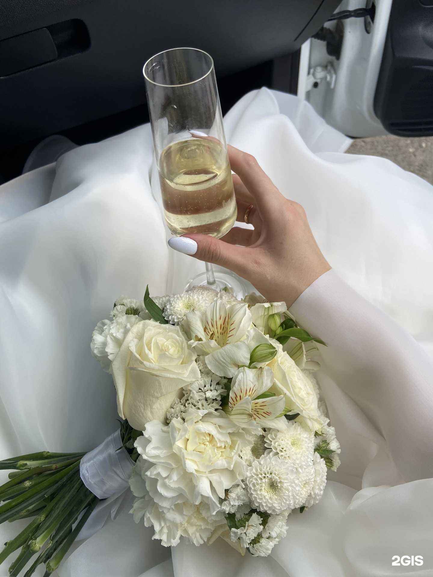 Отзывы на компанию Студия парикмахерских услуг и ногтевого сервиса в Челябинске c фото