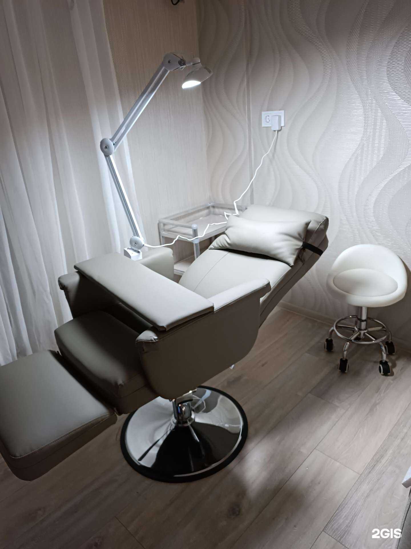 Отзывы на компанию Студия наращивания ресниц в Владивостоке c фото