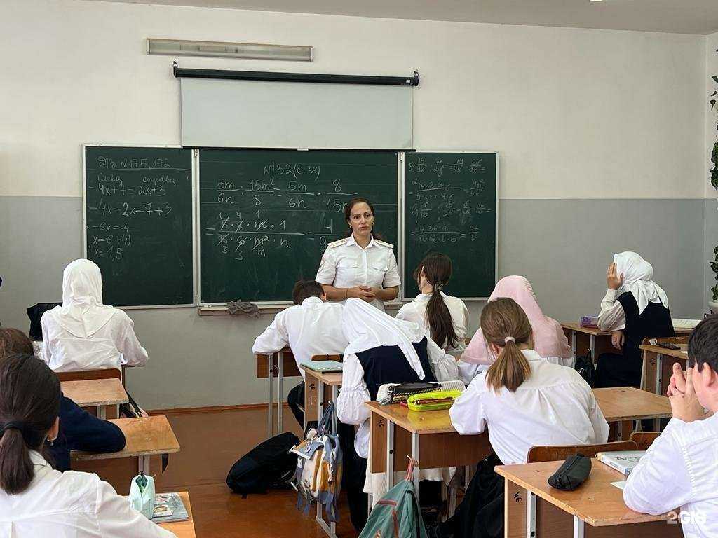 Отзывы на компанию Школа №4 им. Магомед-Загида Абдулманапова в Каспийске c фото