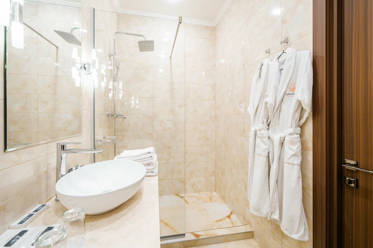 Отзывы на компанию Grand Yan Hotel в Новороссийске c фото