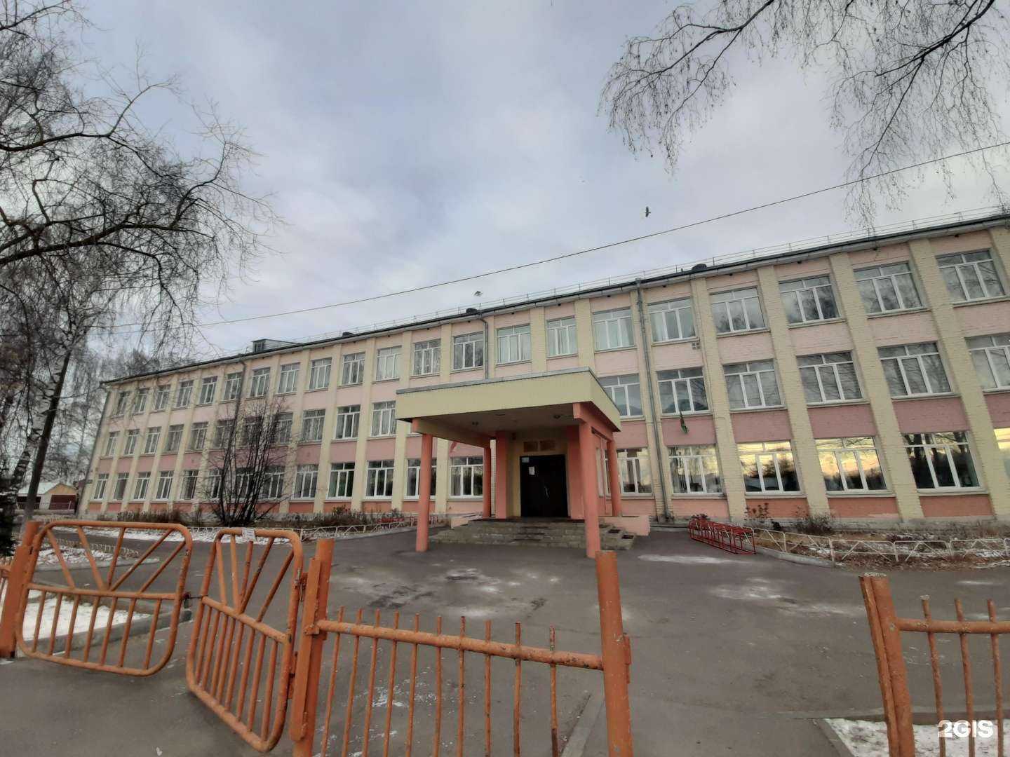 Отзывы на компанию Основная русско-татарская школа №115 в Казани c фото