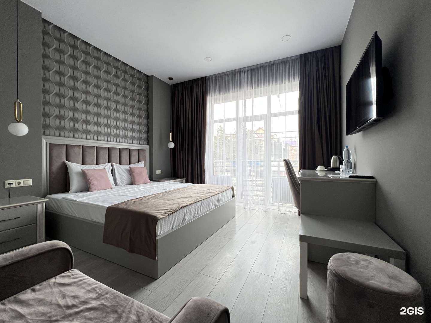 Отзывы на компанию Aredo Hotel в г. Ростов-на-Дону c фото