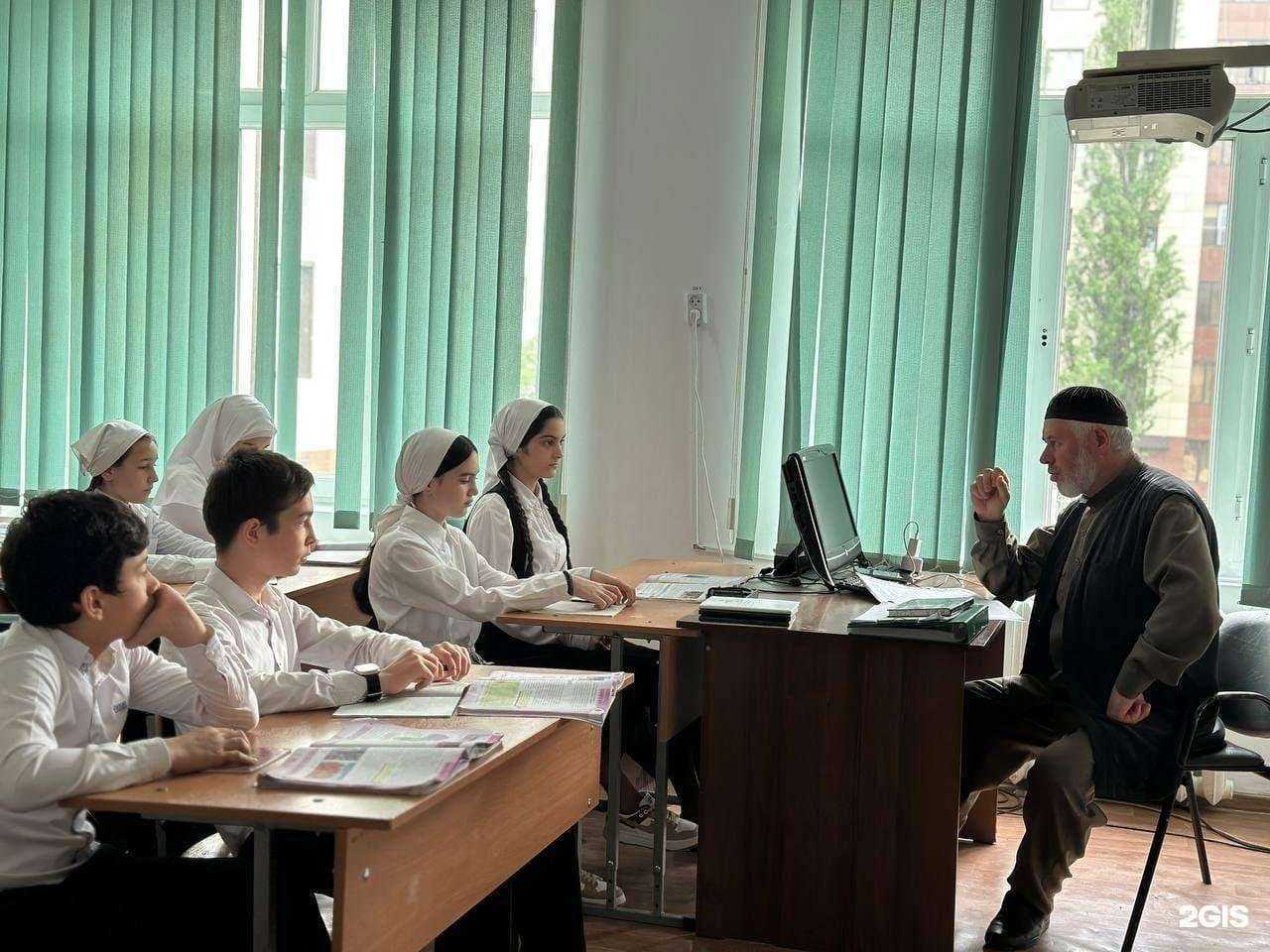 Отзывы на компанию Средняя общеобразовательная школа №56 им. П.П. Балюка в г. Грозный c фото