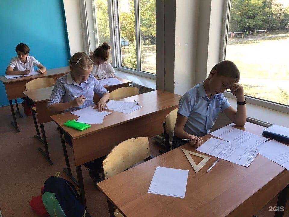 Отзывы на компанию Средняя общеобразовательная школа №100 в Ростове-на-Дону c фото